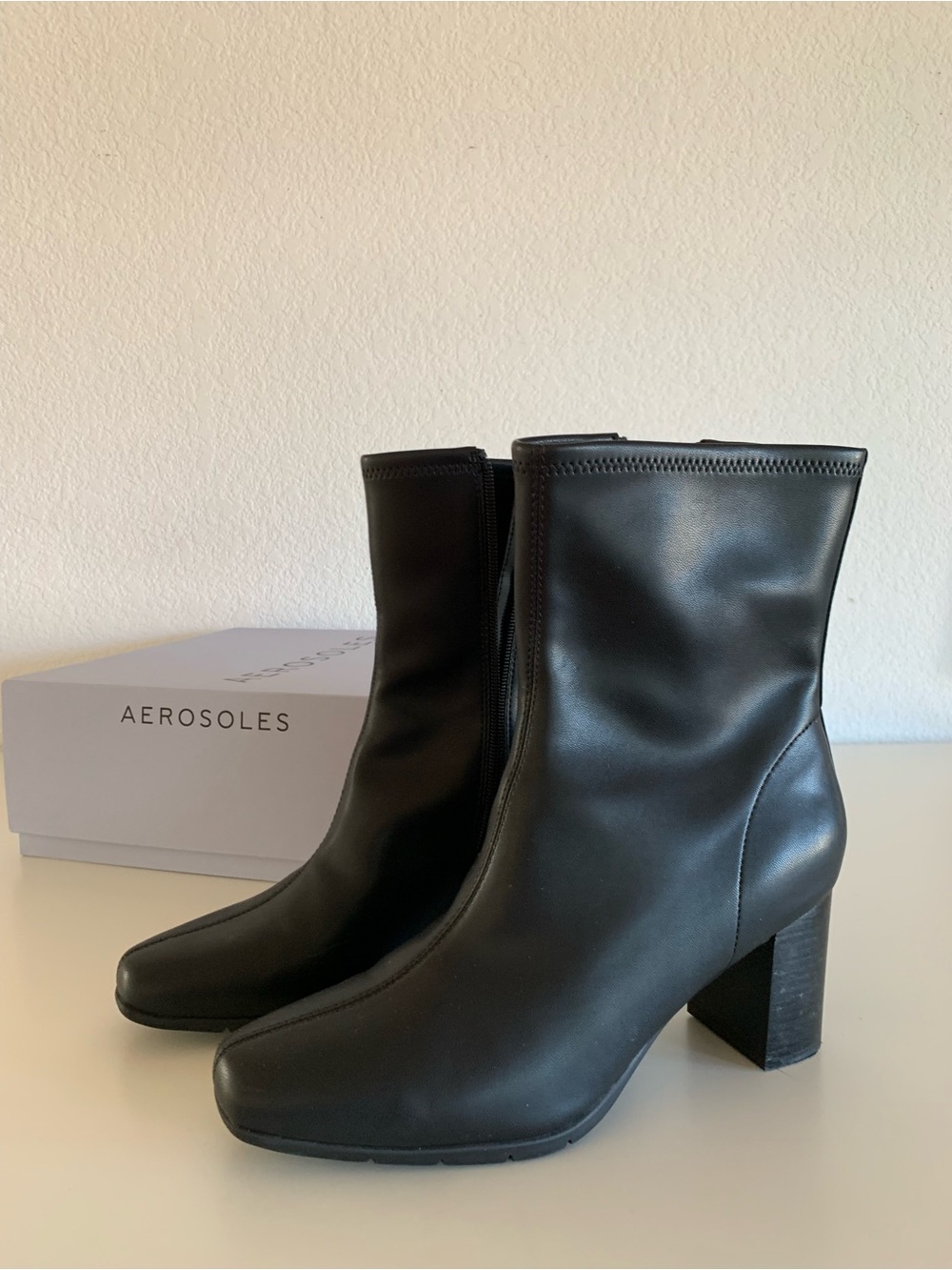AEROSOLES Black Leather Square-Toe Block Heel Ankle Boots